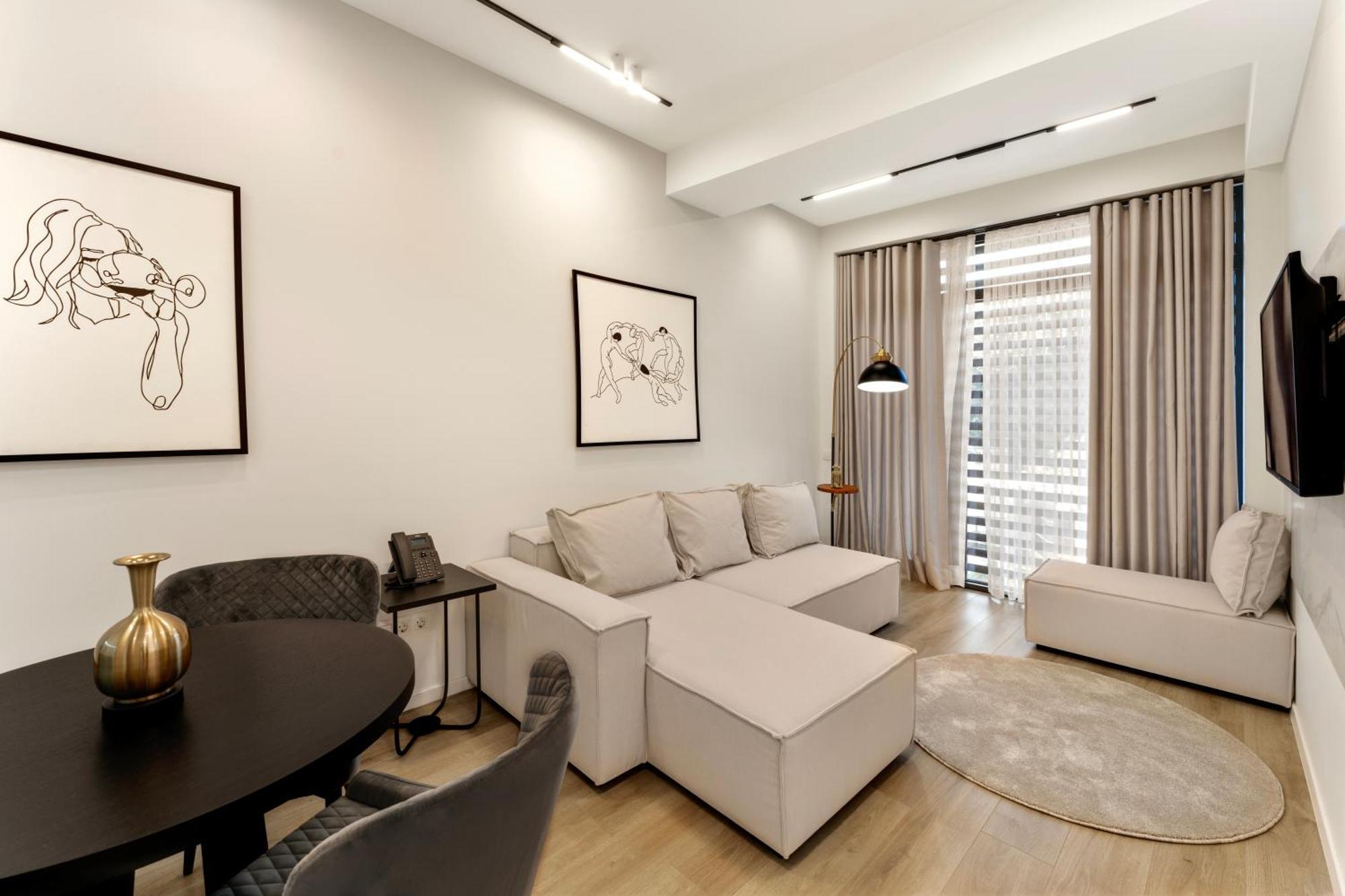 Solridge Aparthotel Тбілісі Екстер'єр фото
